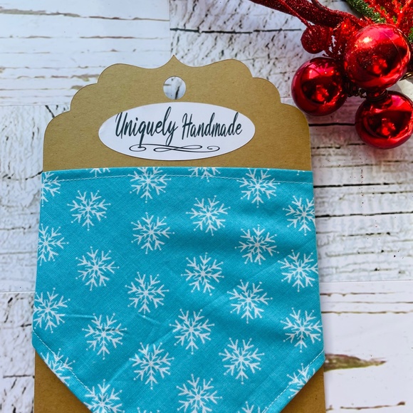 Snow Flakes Blue and White Bandana Set - Picture 2 of 4